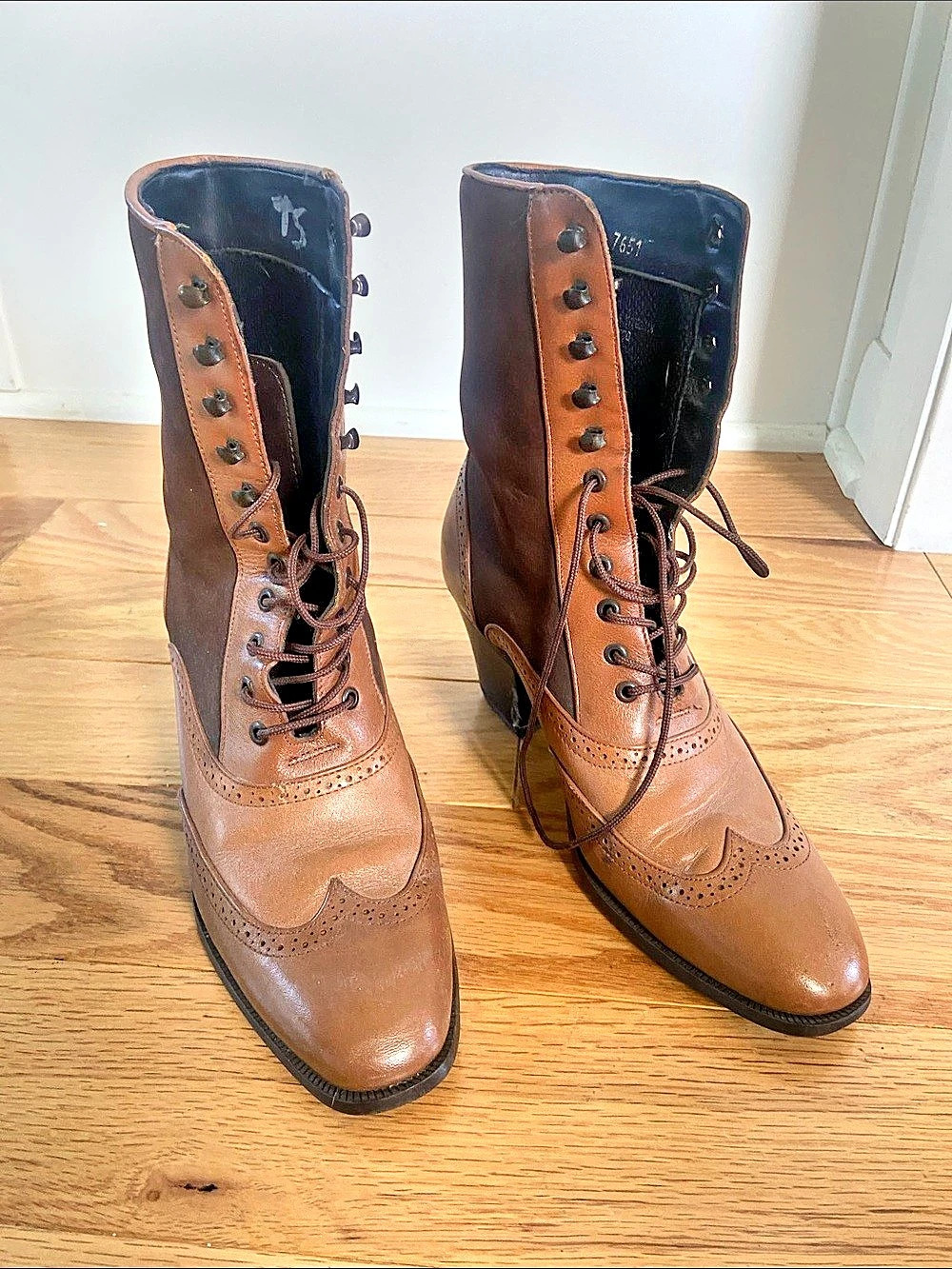 Dingo Brown Heeled Lace-Up Boots Size 61⁄2